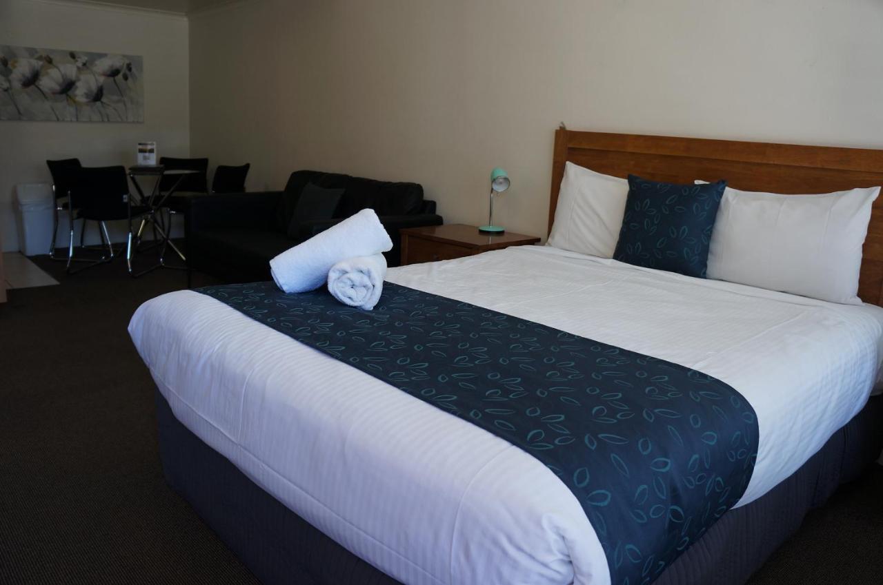 Waves Motel And Apartments Warrnambool Exterior photo