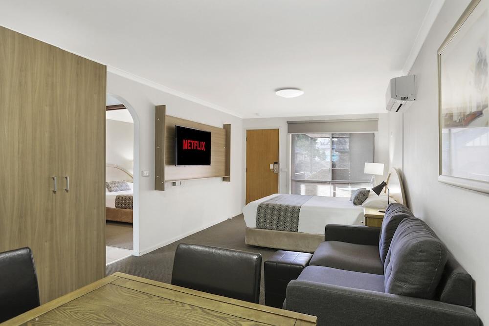 Waves Motel And Apartments Warrnambool Exterior photo