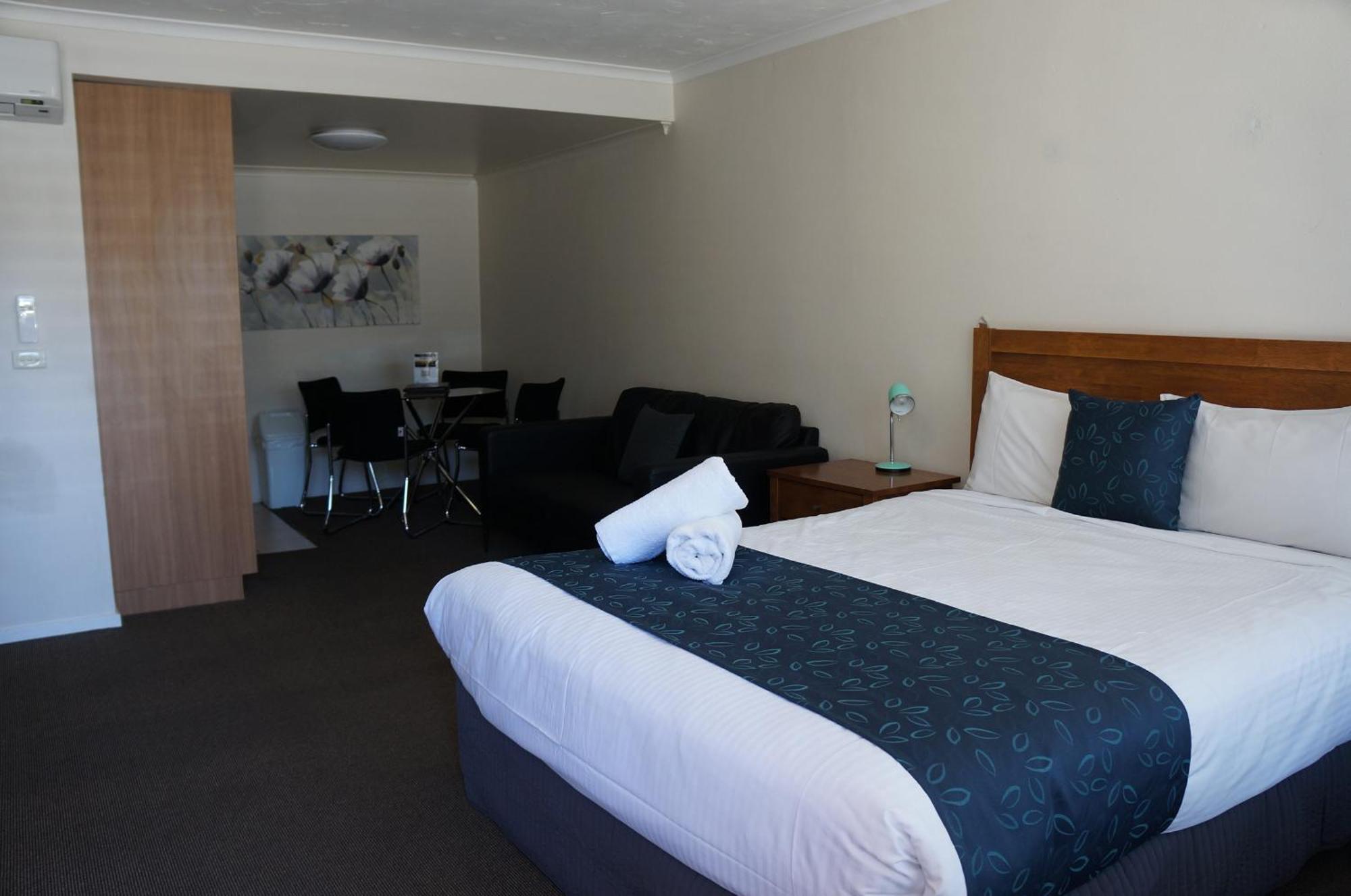 Waves Motel And Apartments Warrnambool Exterior photo