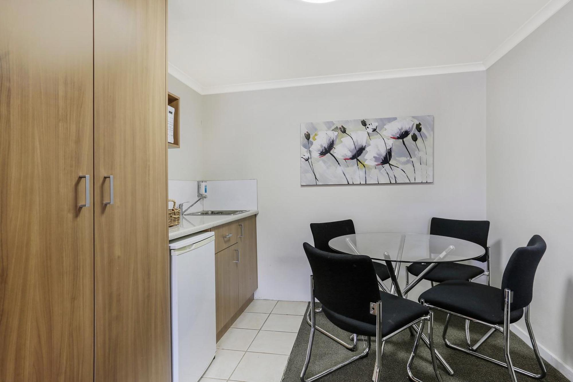 Waves Motel And Apartments Warrnambool Room photo