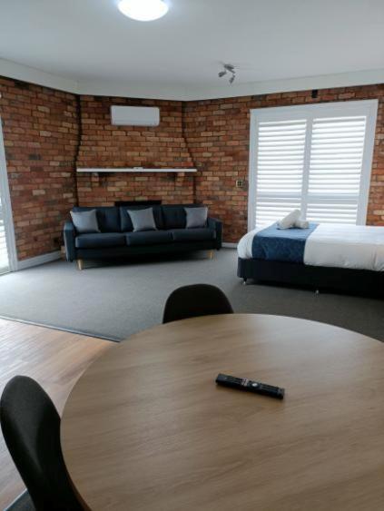 Waves Motel And Apartments Warrnambool Exterior photo