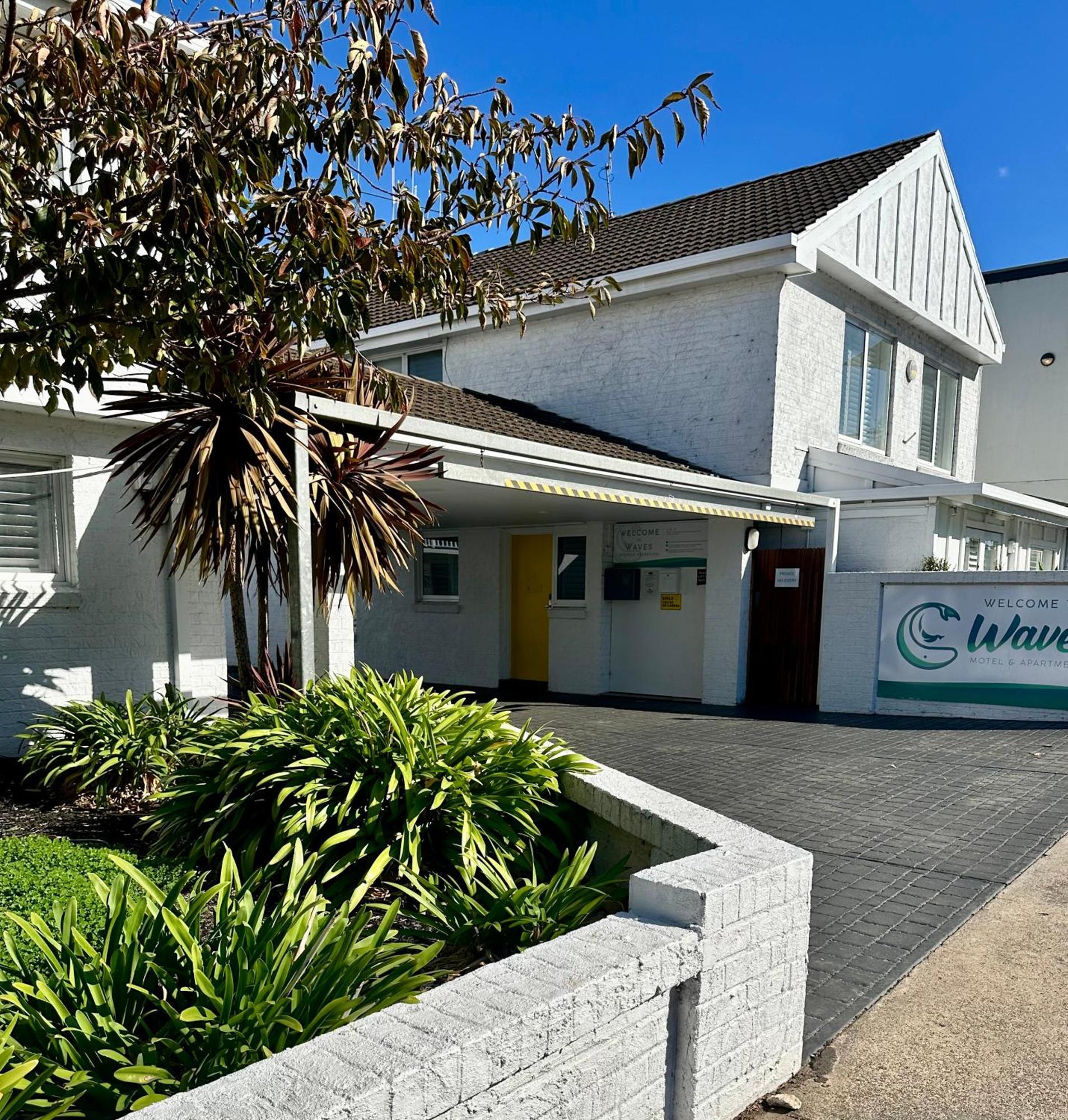 Waves Motel And Apartments Warrnambool Exterior photo