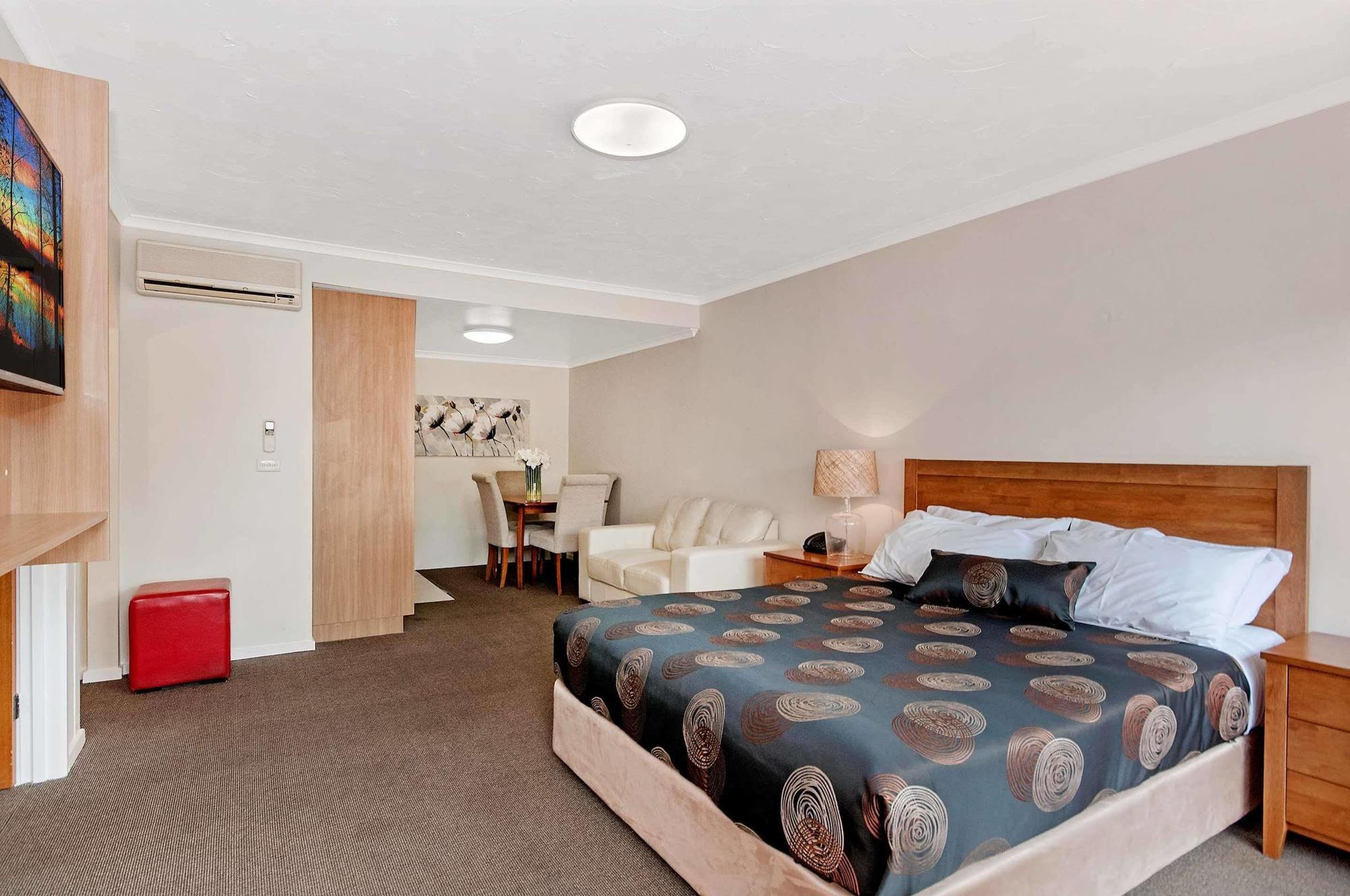 Waves Motel And Apartments Warrnambool Exterior photo